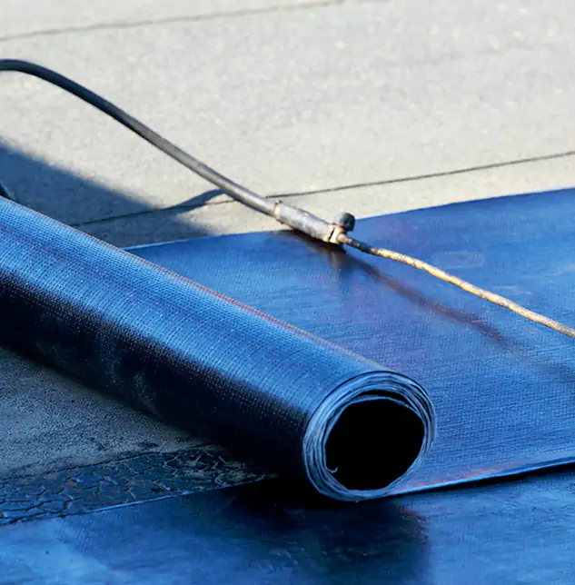 Expert Rubberized Roof Patch Solutions: Restoring Waukegan's Flat Roofs to Peak Performance