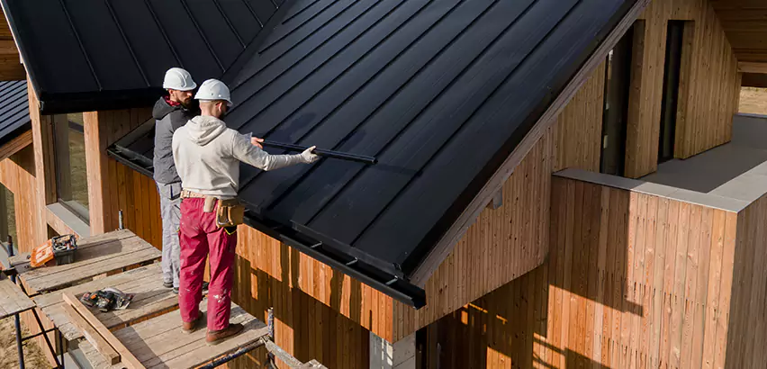 Metal Roof Maintenance in Waukegan