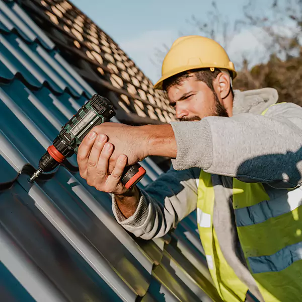 Why Waukegan Homeowners Choose Waukegan Roofing Pro for Steel Roof Repair Service?